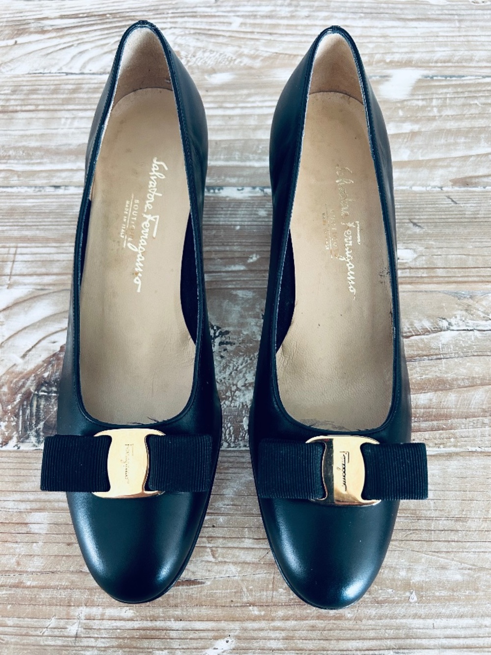 Salvatore Ferragamo Women's Black Bow Pumps 8 1/2 B - EUC